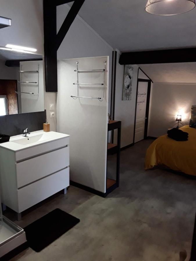 La Chambre D'A Cote Doulezon 외부 사진
