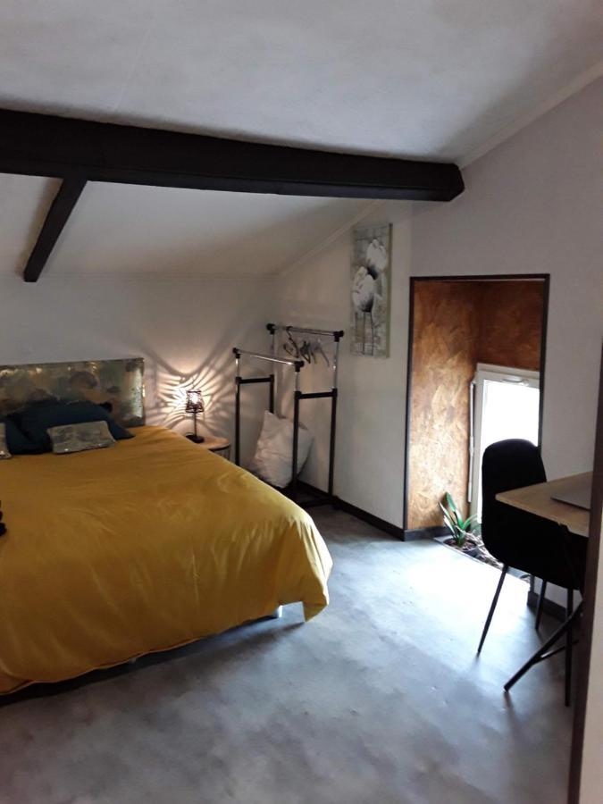 La Chambre D'A Cote Doulezon 외부 사진